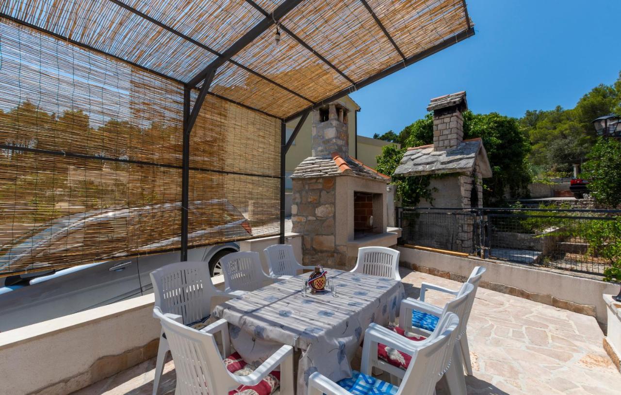 Apartments Listes Milna  Exterior foto